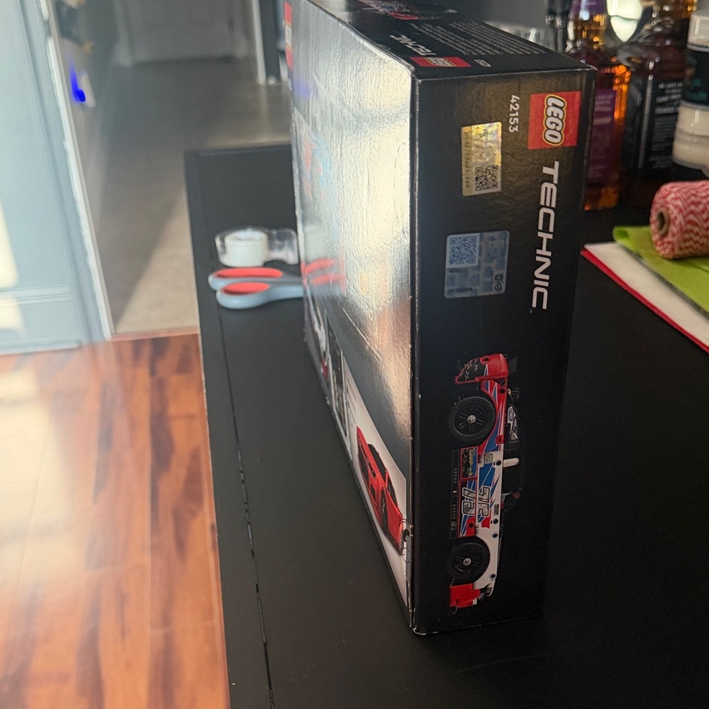 LEGO Technic NASCAR Chevrolet Camaro - Blue, White, Black - Picture 4 of 5